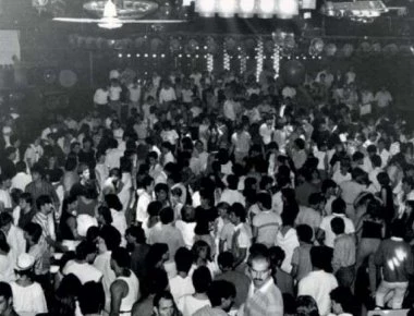 Αυτά είναι τα ρετρό μαγαζιά της δεκαετίας του '80 που όλοι οι Αθηναίοι έδιναν το παρόν! (φωτό, βίντεο)